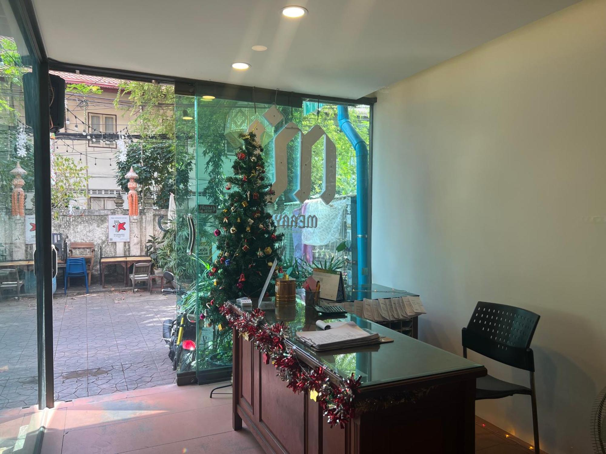 Merry V Guesthouse Bangkok Exterior foto