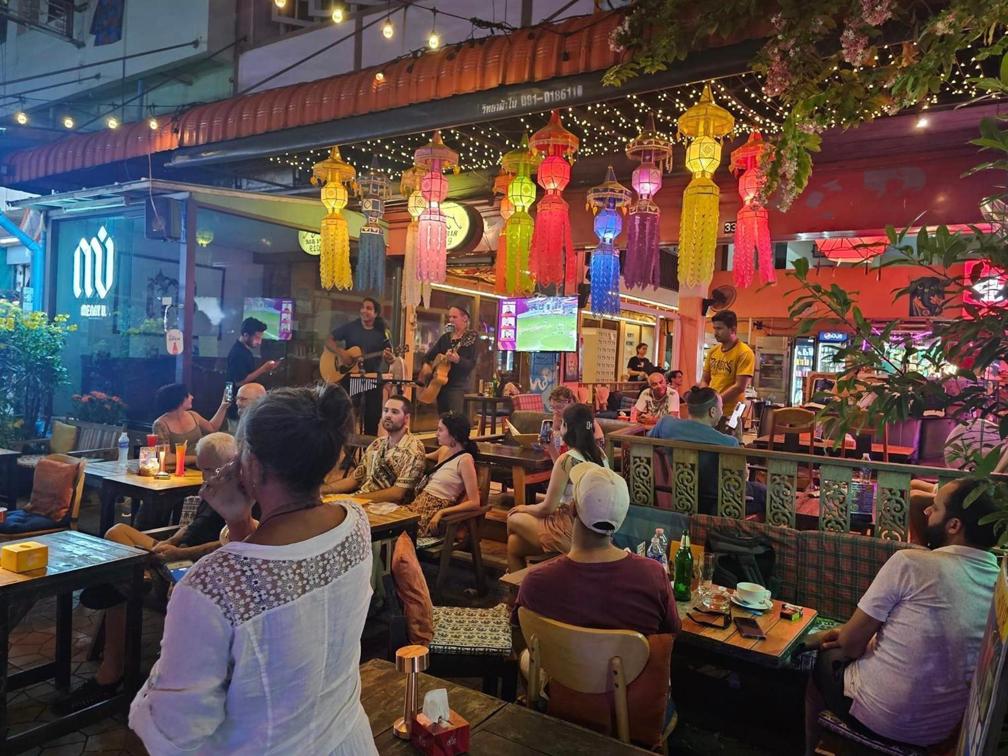Merry V Guesthouse Bangkok Exterior foto